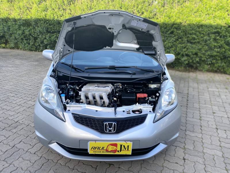 HONDA - FIT - 2010/2011 - Prata - R$ 50.900,00