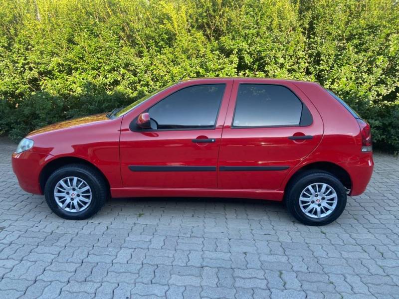 FIAT - PALIO - 2011/2012 - Vermelha - R$ 27.900,00