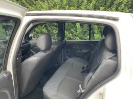 RENAULT - CLIO - 2015/2016 - Branca - R$ 33.900,00