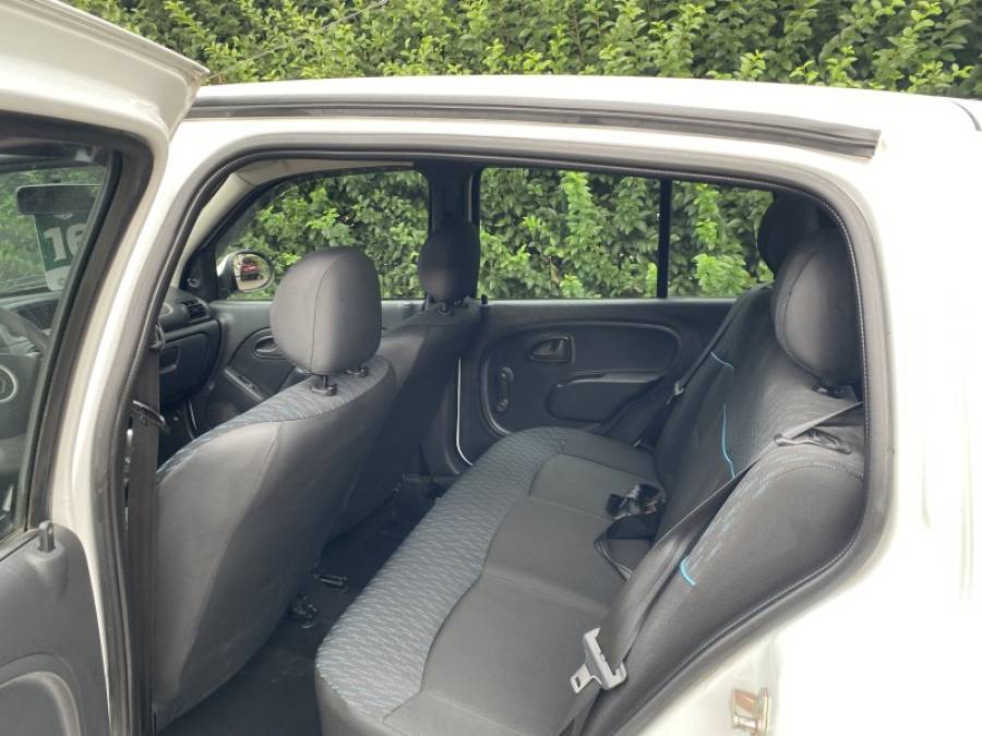 RENAULT - CLIO - 2015/2016 - Branca - R$ 33.900,00