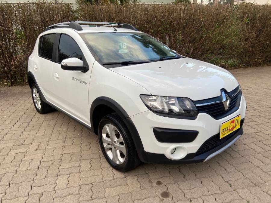 RENAULT - SANDERO - 2018/2018 - Branca - R$ 54.900,00