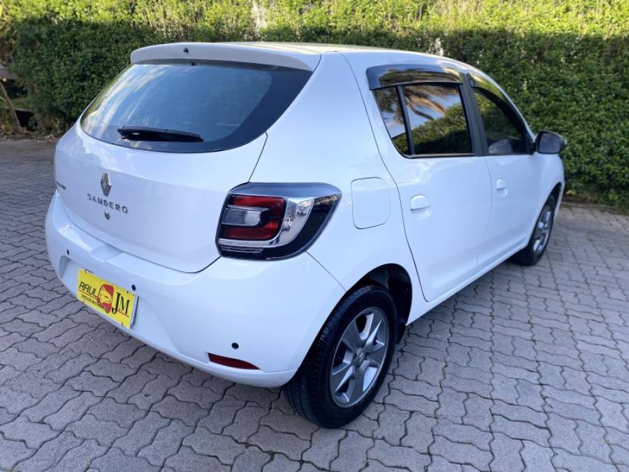 RENAULT - SANDERO - 2017/2018 - Branca - R$ 43.900,00