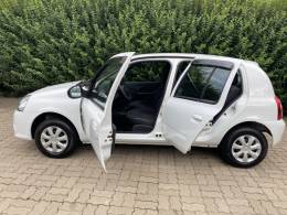 RENAULT - CLIO - 2015/2016 - Branca - R$ 33.900,00