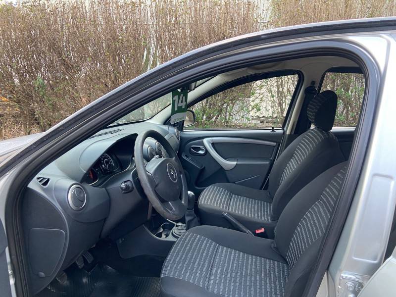 RENAULT - SANDERO - 2013/2014 - Prata - R$ 32.900,00