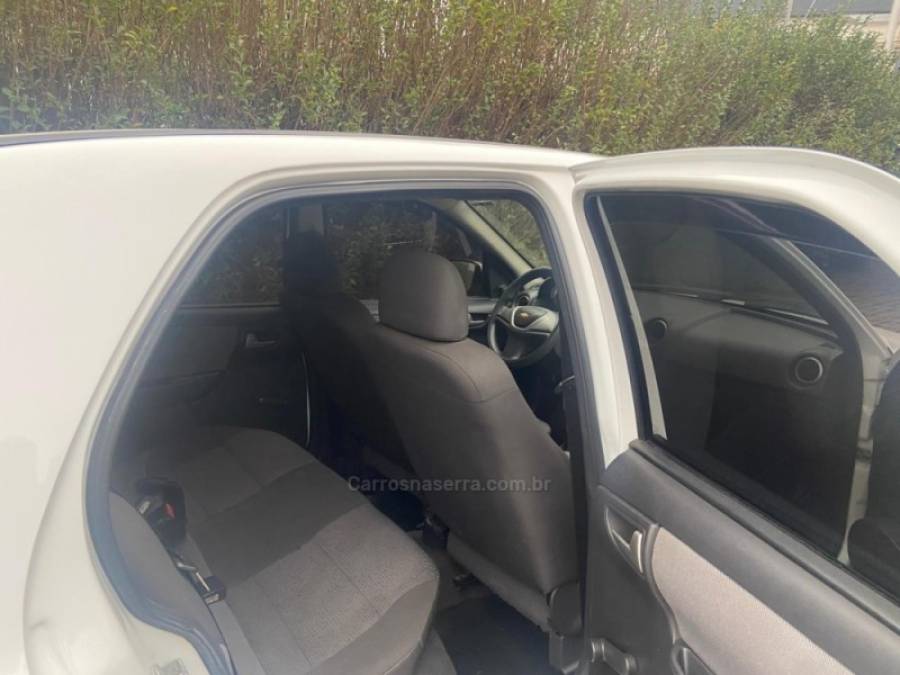 CHEVROLET - CELTA - 2011/2012 - Branca - R$ 29.900,00