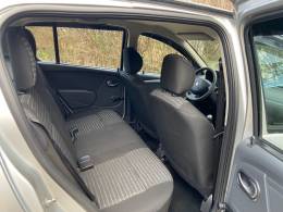 RENAULT - SANDERO - 2013/2014 - Prata - R$ 32.900,00
