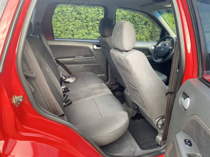 FORD - ECOSPORT - 2006/2007 - Vermelha - R$ 28.900,00