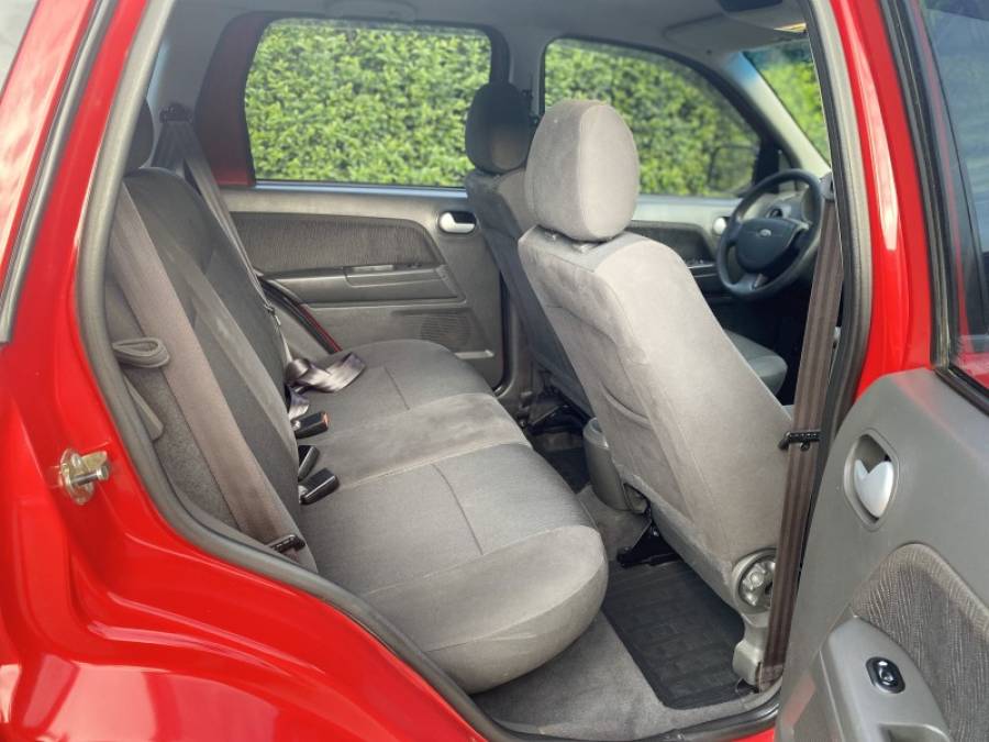 FORD - ECOSPORT - 2006/2007 - Vermelha - R$ 28.900,00