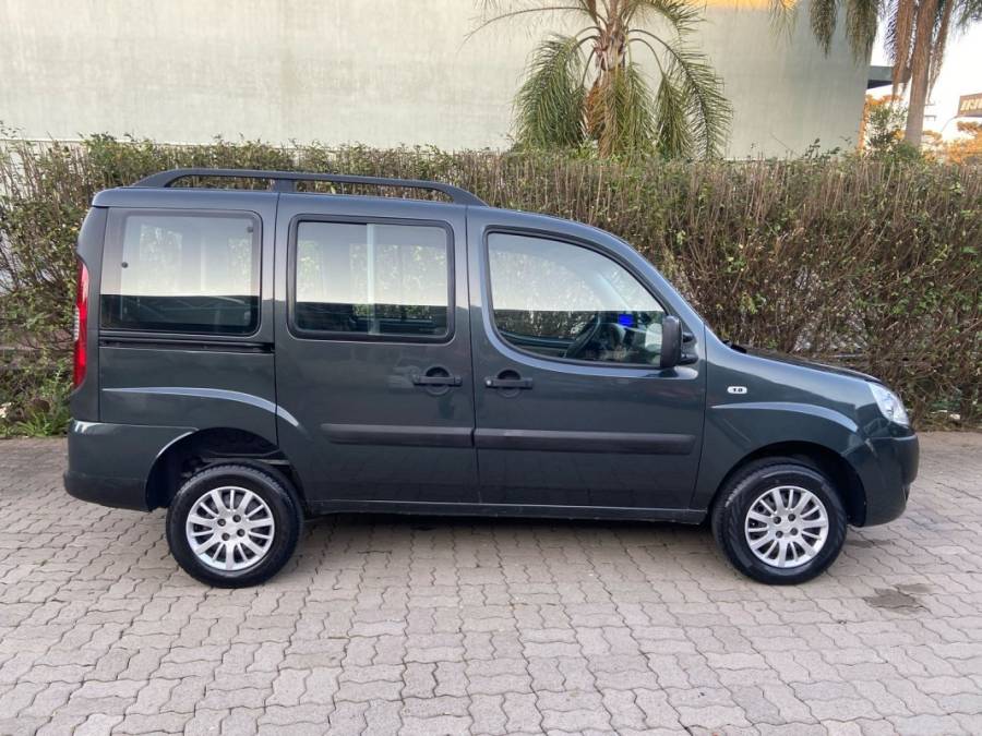FIAT - DOBLÓ - 2012/2013 - Cinza - R$ 47.900,00