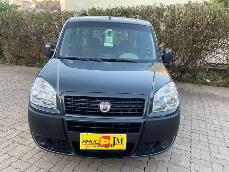 FIAT - DOBLÓ - 2012/2013 - Cinza - R$ 47.900,00