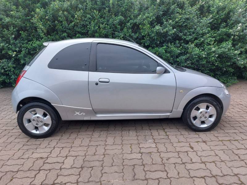 FORD - KA - 2004/2005 - Prata - R$ 24.900,00