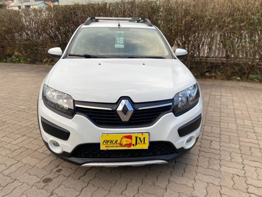 RENAULT - SANDERO - 2018/2018 - Branca - R$ 54.900,00