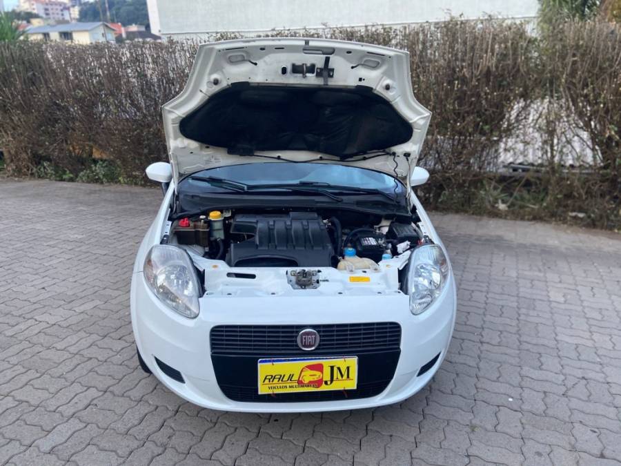 FIAT - PUNTO - 2011/2011 - Branca - R$ 37.900,00