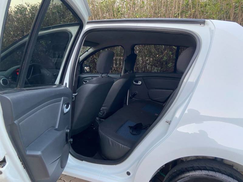 RENAULT - SANDERO - 2011/2011 - Branca - R$ 27.900,00