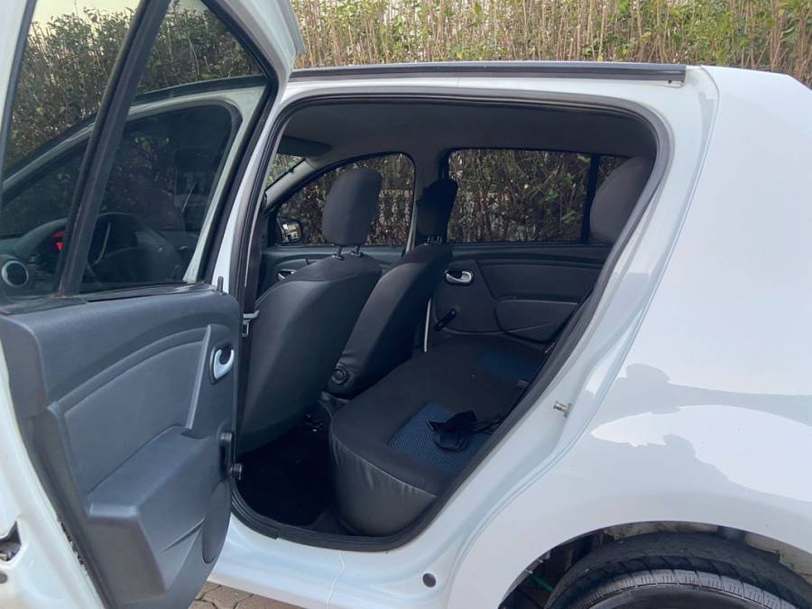 RENAULT - SANDERO - 2011/2011 - Branca - R$ 27.900,00