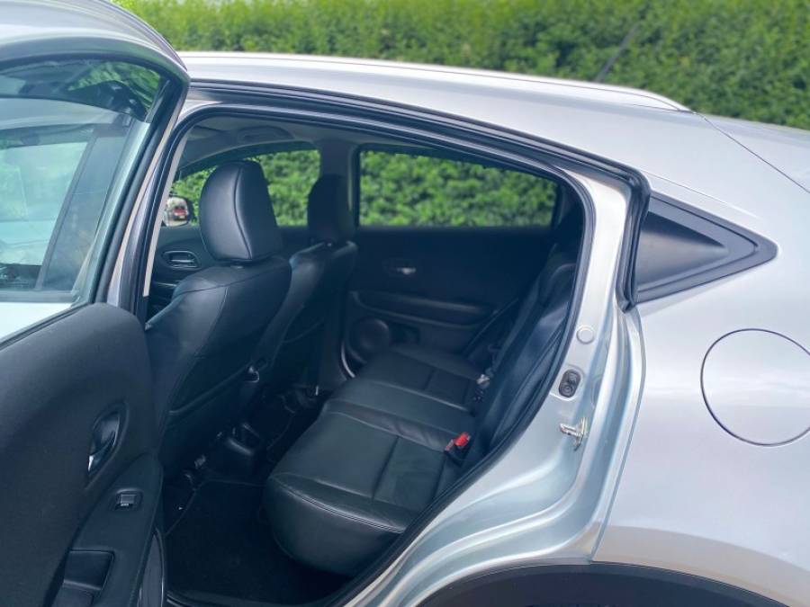 HONDA - HR-V - 2015/2016 - Prata - R$ 88.900,00