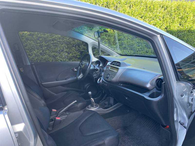 HONDA - FIT - 2010/2011 - Prata - R$ 50.900,00