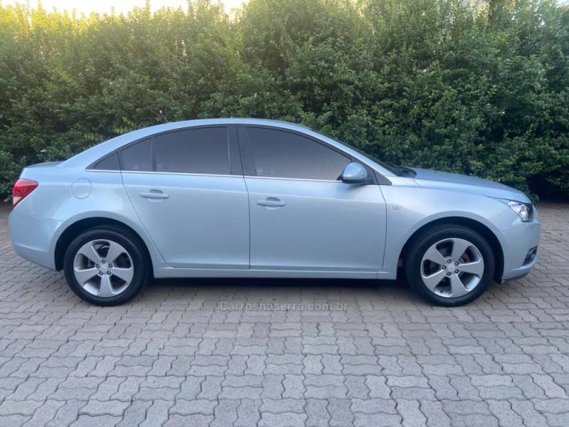 CHEVROLET - CRUZE - 2012/2013 - Prata - R$ 58.900,00