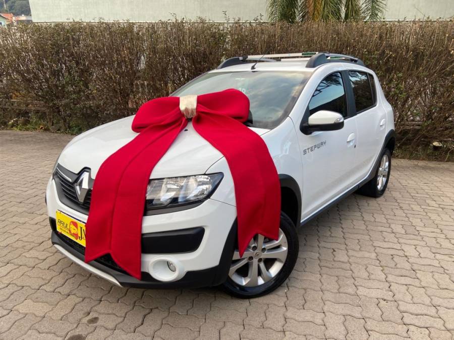RENAULT - SANDERO - 2018/2018 - Branca - R$ 54.900,00