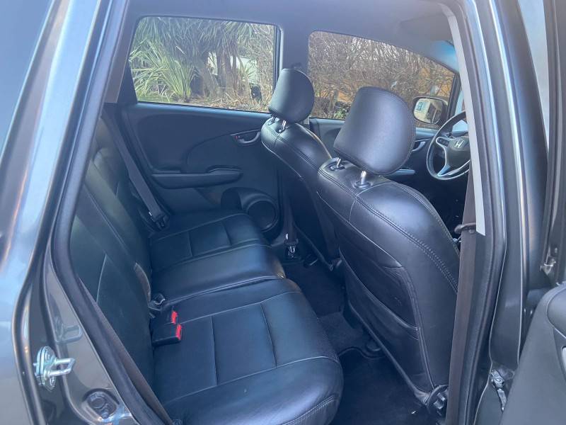 HONDA - FIT - 2011/2012 - Cinza - R$ 51.900,00