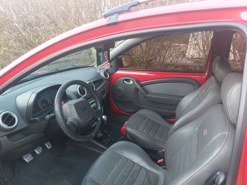 FORD - KA - 2010/2011 - Vermelha - R$ 26.900,00
