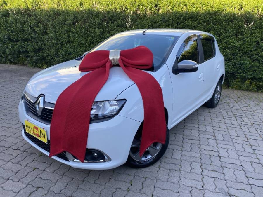 RENAULT - SANDERO - 2017/2018 - Branca - R$ 43.900,00