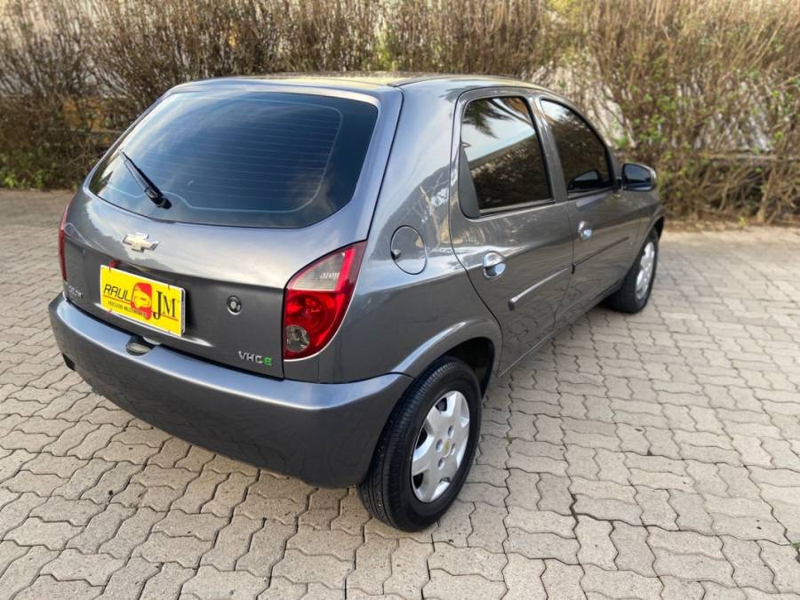 CHEVROLET - CELTA - 2011/2012 - Cinza - R$ 27.900,00