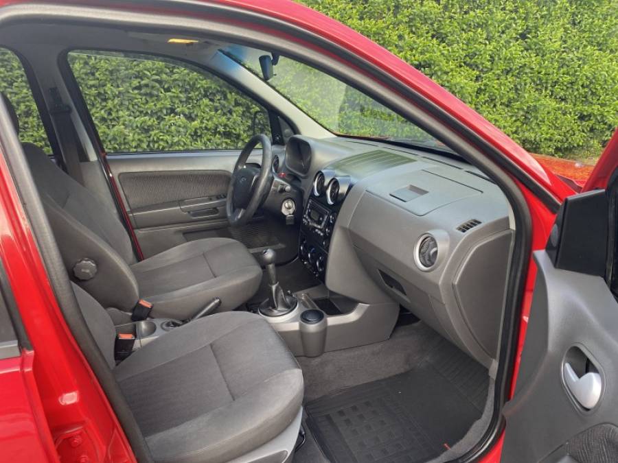 FORD - ECOSPORT - 2006/2007 - Vermelha - R$ 28.900,00