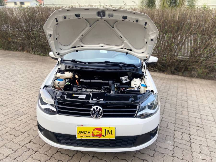 VOLKSWAGEN - FOX - 2013/2014 - Branca - R$ 42.900,00