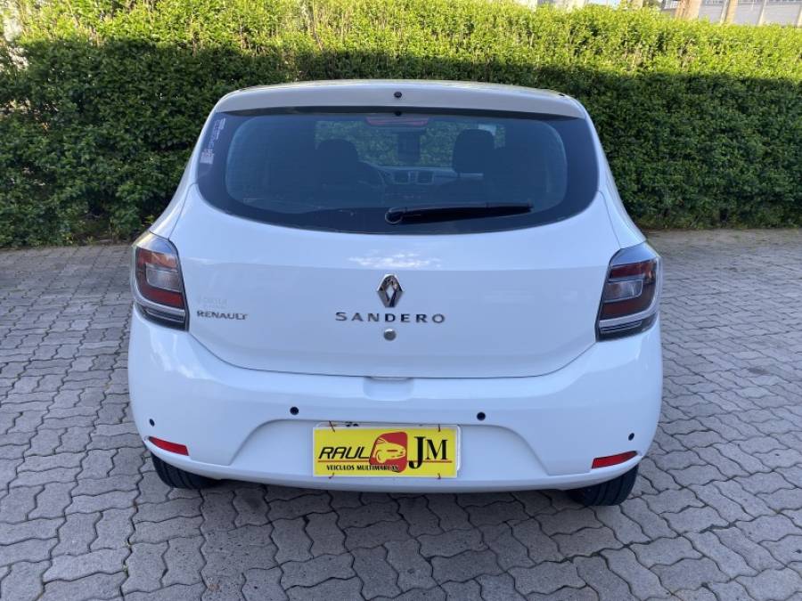 RENAULT - SANDERO - 2017/2018 - Branca - R$ 43.900,00