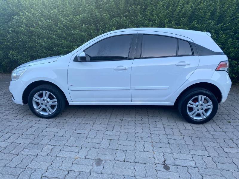 CHEVROLET - AGILE - 2009/2010 - Branca - R$ 33.800,00