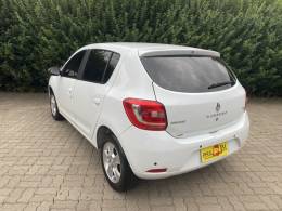 RENAULT - SANDERO - 2015/2015 - Branca - R$ 42.900,00