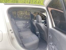 RENAULT - SANDERO - 2015/2015 - Branca - R$ 42.900,00