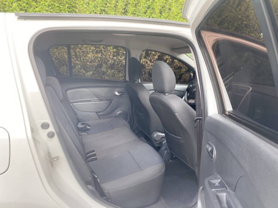 RENAULT - SANDERO - 2015/2015 - Branca - R$ 42.900,00