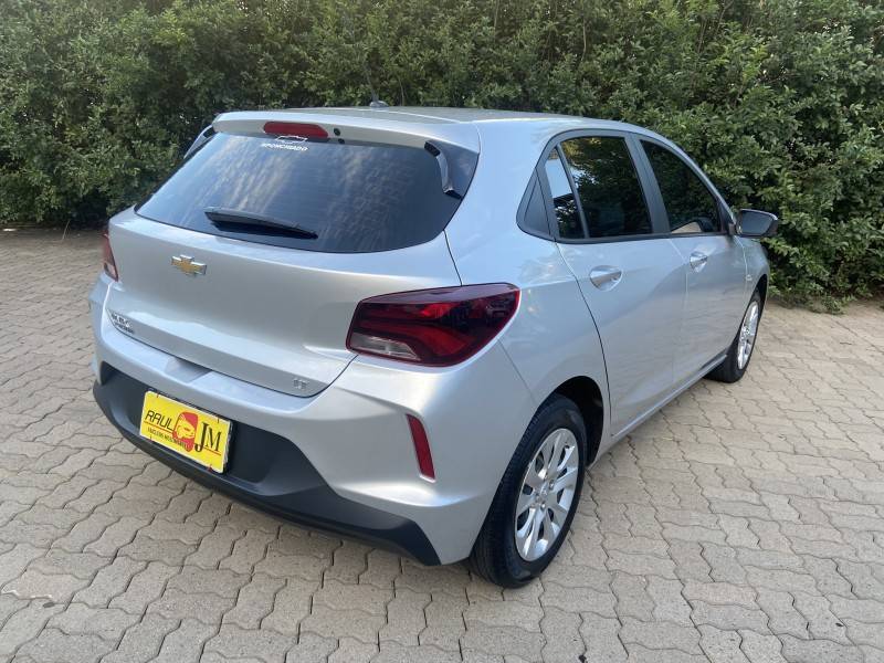 CHEVROLET - ONIX - 2020/2020 - Prata - R$ 62.900,00