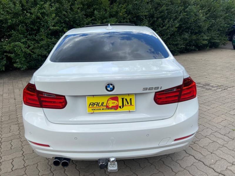 BMW - 328I - 2013/2013 - Branca - R$ 124.900,00