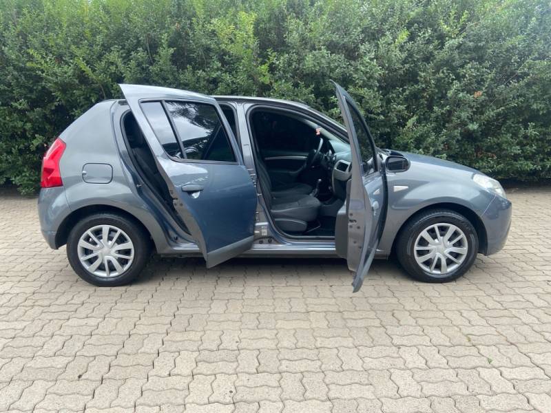 RENAULT - SANDERO - 2009/2009 - Cinza - R$ 27.900,00