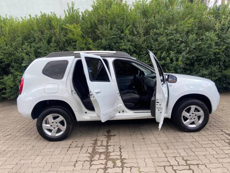 RENAULT - DUSTER - 2012/2013 - Branca - R$ 47.900,00