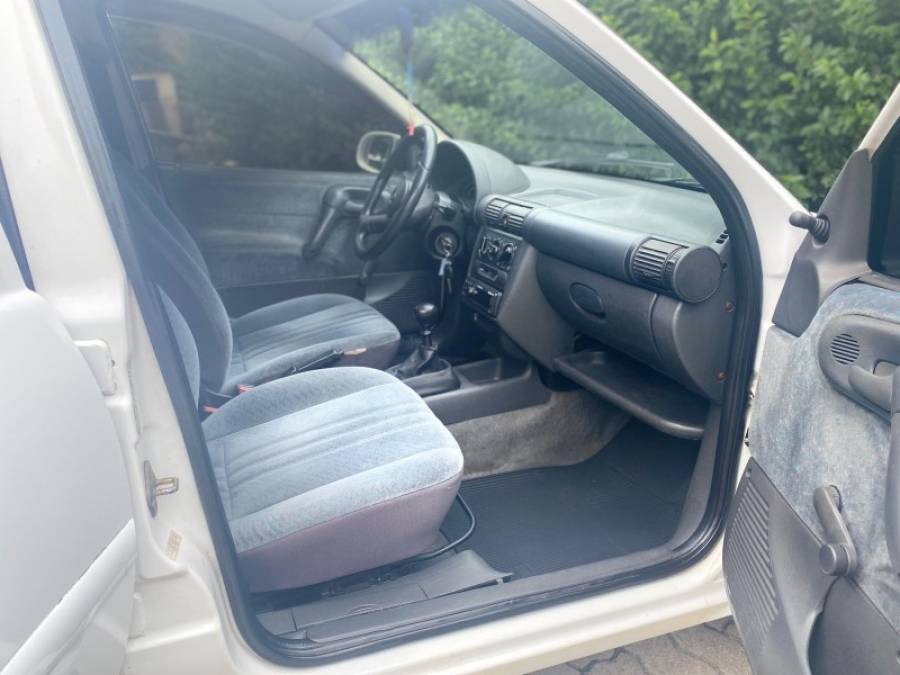 CHEVROLET - CORSA - 1998/1998 - Branca - R$ 15.900,00