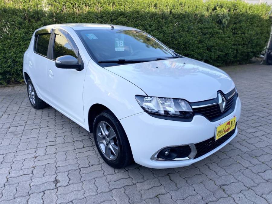RENAULT - SANDERO - 2017/2018 - Branca - R$ 43.900,00