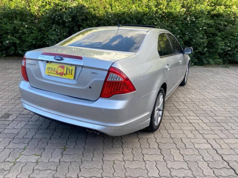 FORD - FUSION - 2009/2010 - Prata - R$ 48.900,00