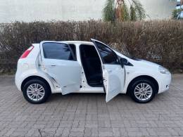 FIAT - PUNTO - 2011/2011 - Branca - R$ 37.900,00
