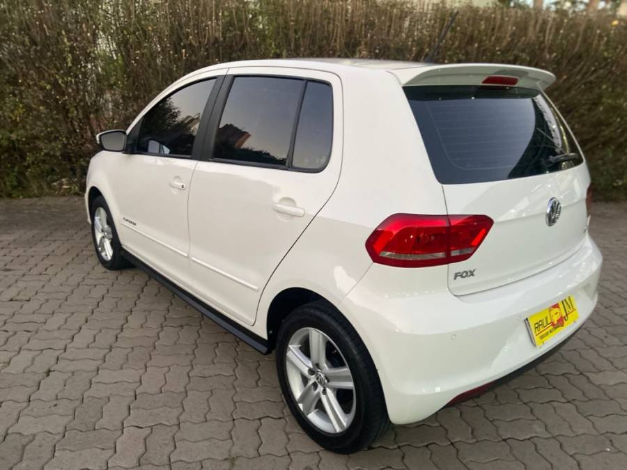 VOLKSWAGEN - FOX - 2016/2016 - Branca - R$ 49.900,00