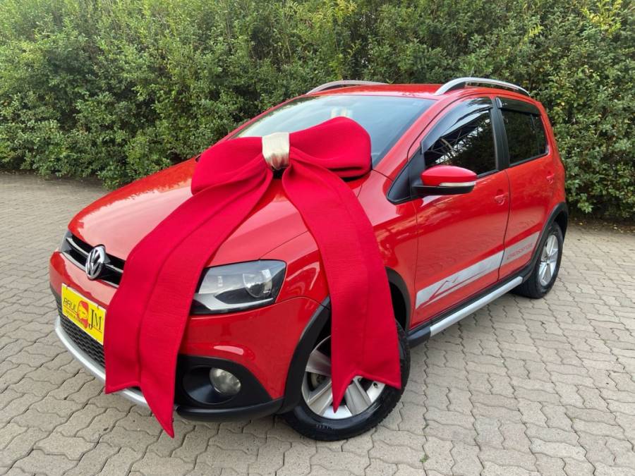 VOLKSWAGEN - CROSSFOX - 2010/2011 - Vermelha - R$ 43.900,00