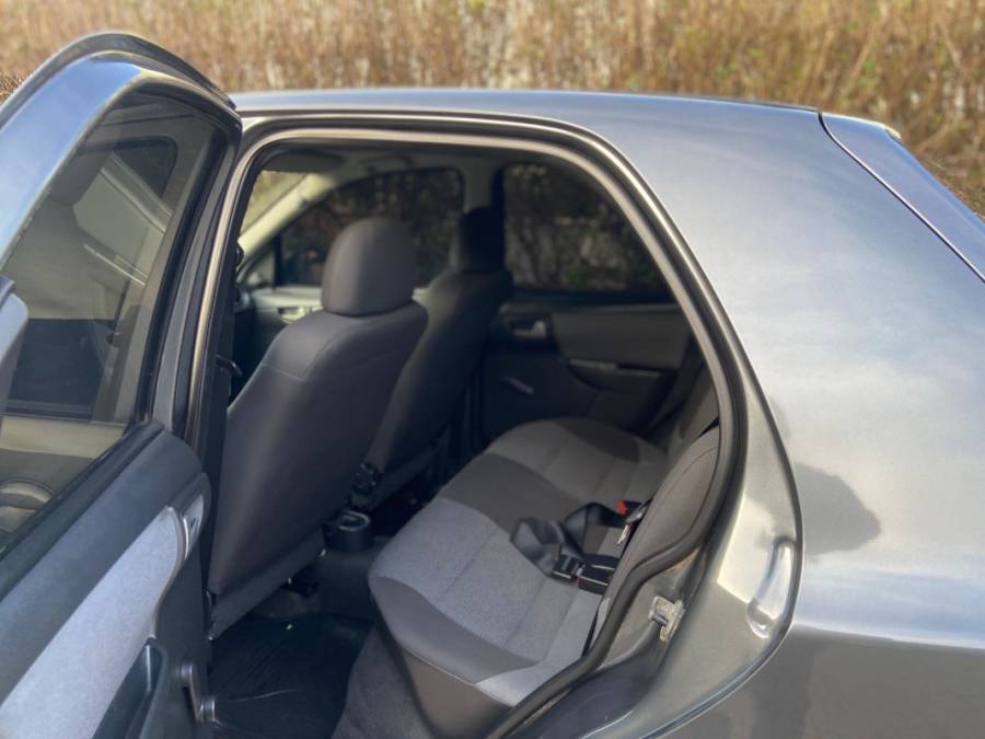 CHEVROLET - CELTA - 2011/2012 - Cinza - R$ 27.900,00