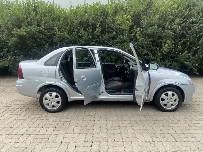 CHEVROLET - CORSA - 2008/2009 - Prata - R$ 29.800,00