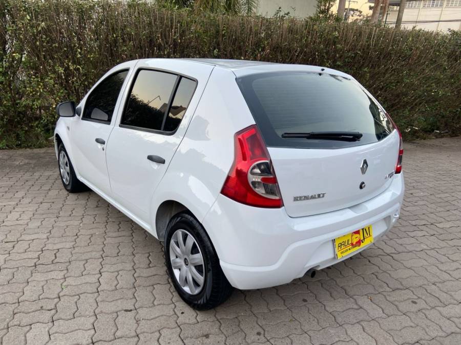 RENAULT - SANDERO - 2011/2011 - Branca - R$ 27.900,00