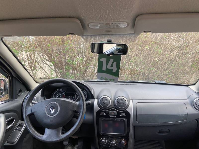 RENAULT - SANDERO - 2013/2014 - Prata - R$ 32.900,00