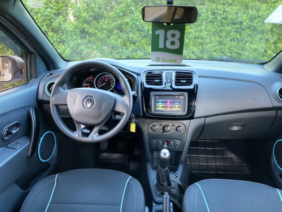 RENAULT - SANDERO - 2017/2018 - Branca - R$ 43.900,00