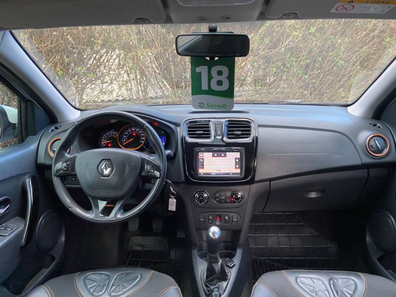 RENAULT - SANDERO - 2018/2018 - Branca - R$ 54.900,00